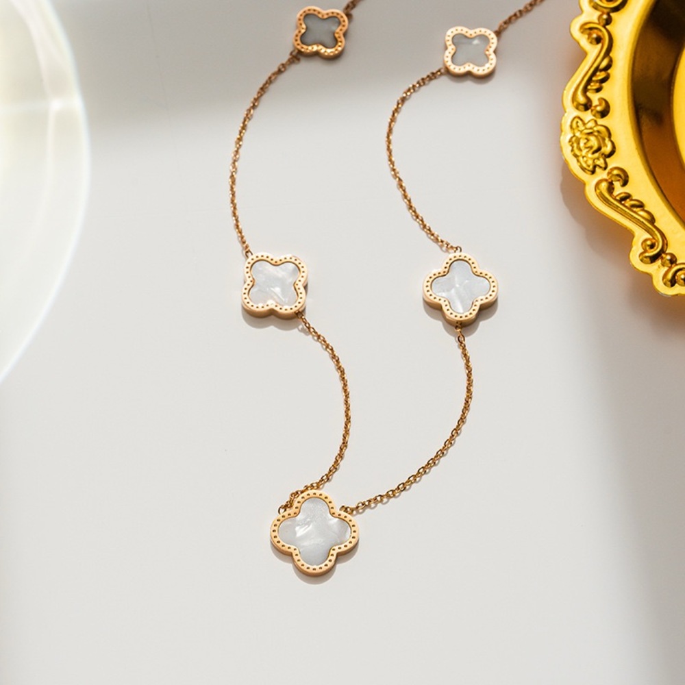 Gold and White Clover Flower Necklace 18k gold plated